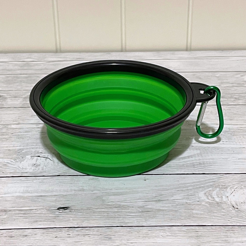 Green Collapsible Silicone Pet Travel Bowl with Carabiner Clip for Dogs Cats